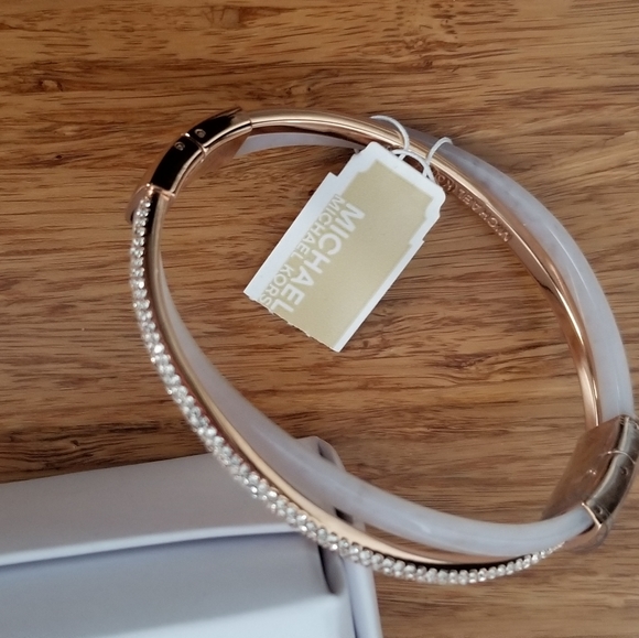 Michael Kors - Pavé rose gold tone wisteria bangle - Picture 6 of 11